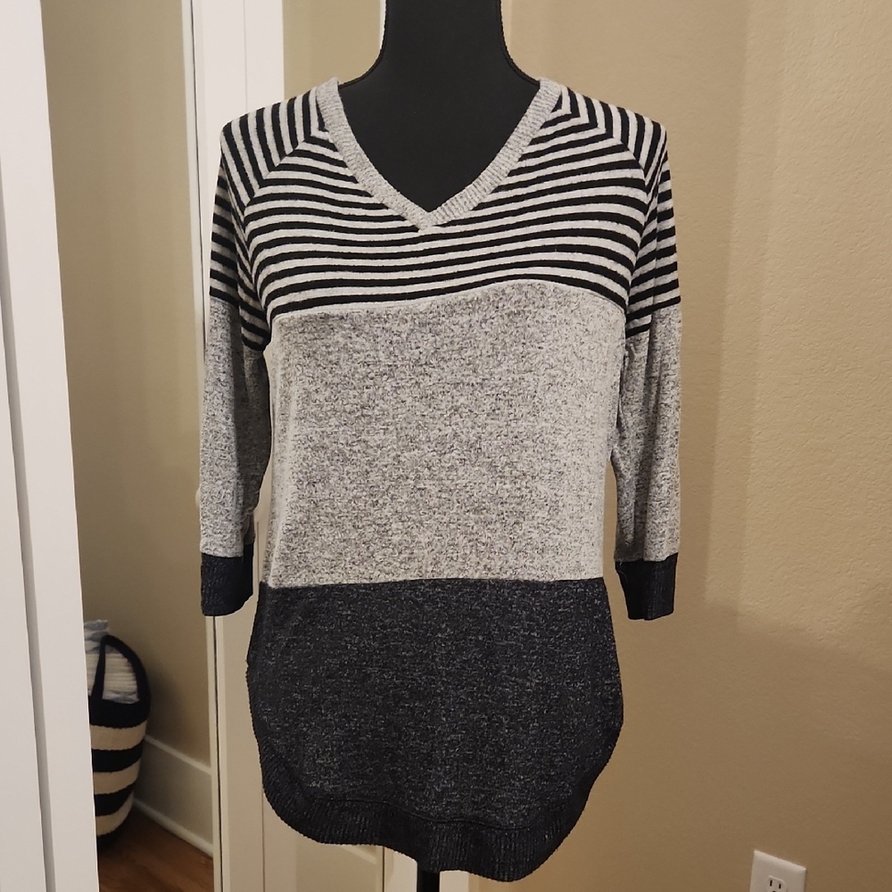 Maurices Gray and Black V-Neck Sweater with Color-Block Design